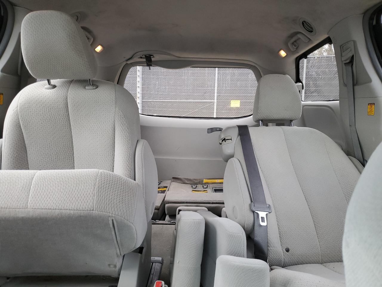 2011 Toyota Sienna VIN 5TDKK3DCXBS146429 Copart auction photo, rear end / front end damage thumbnail 10