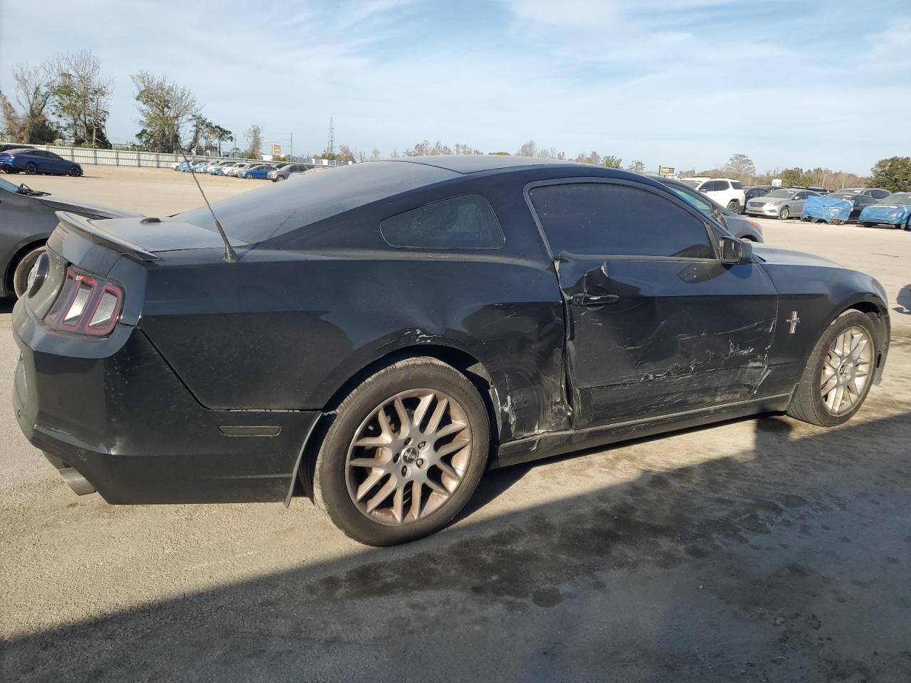 2013 Ford Mustang VIN 1ZVBP8AM3D5215558 Copart auction photo, side damage thumbnail 3