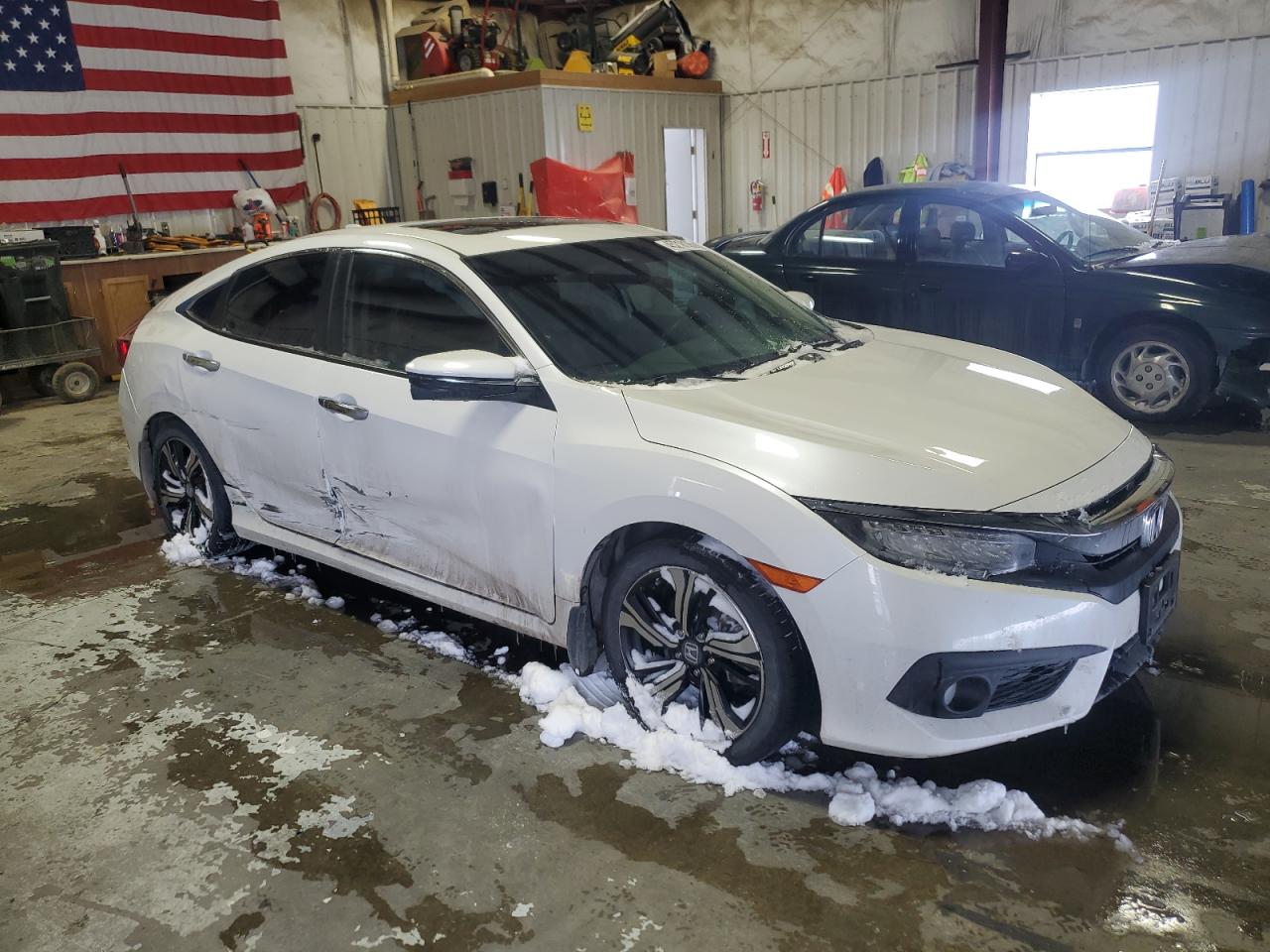 2017 Honda Civic VIN 19XFC1F97HE025929 Copart auction photo, side / rear end damage thumbnail 4