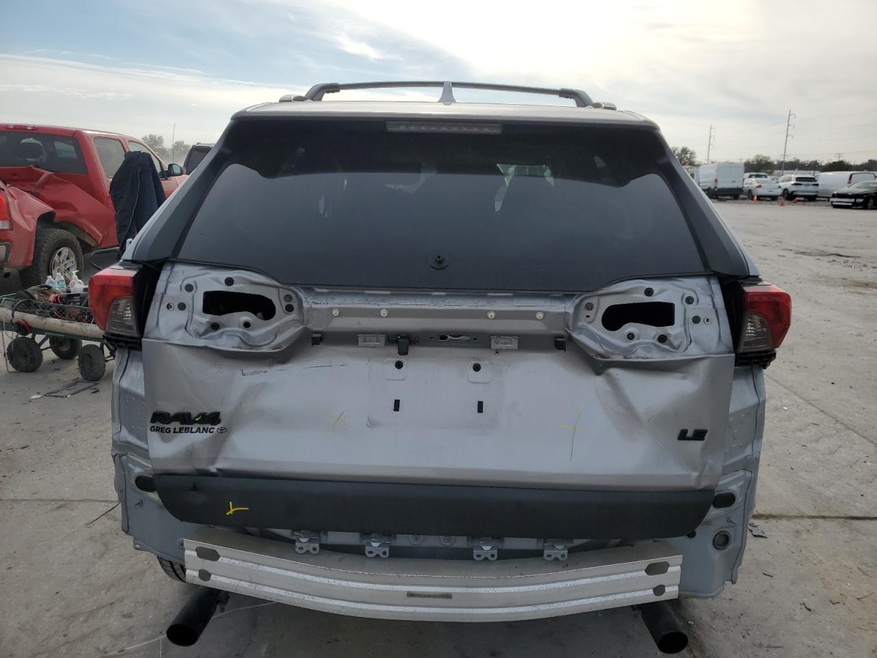 2021 Toyota RAV 4 VIN 2T3H1RFV7MC154084 Copart auction photo, front end / rear end damage thumbnail 6