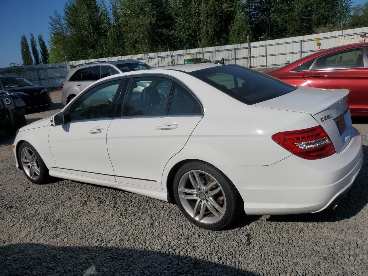 2014 Mercedes-Benz C-klasse VIN WDDGF4HB2EG249964 Copart auction photo, minor dent/scratches damage thumbnail 2