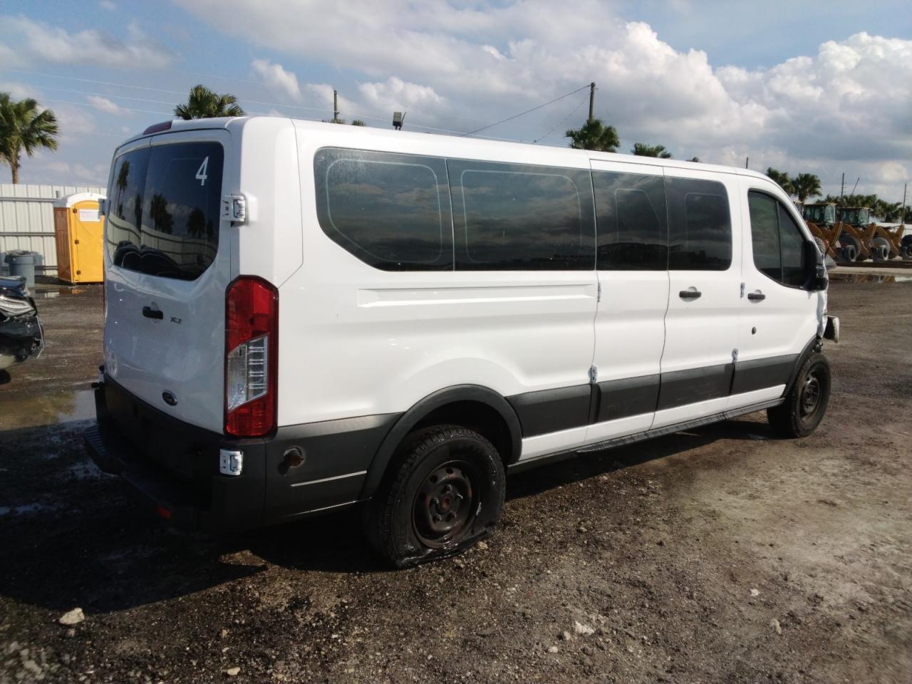 2017 Ford Transit VIN 1FBZX2ZM6HKA23422 Copart auction photo, front end damage thumbnail 3