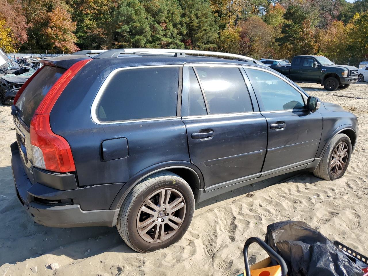 2010 Volvo XC90 VIN YV4982CZ6A1562872 Copart auction photo, rear end / minor dent/scratches damage thumbnail 3