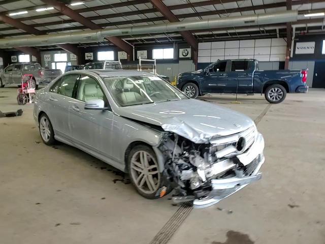2013 Mercedes-Benz C-klasse VIN WDDGF8AB0DG123506 Copart auction photo, front end / minor dent/scratches damage thumbnail 11