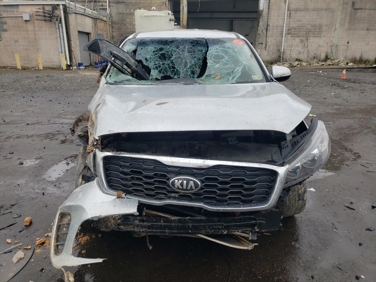 2020 KIA Sorento VIN 5XYPG4A35LG711167 Copart auction photo, rollover / all over damage thumbnail 5