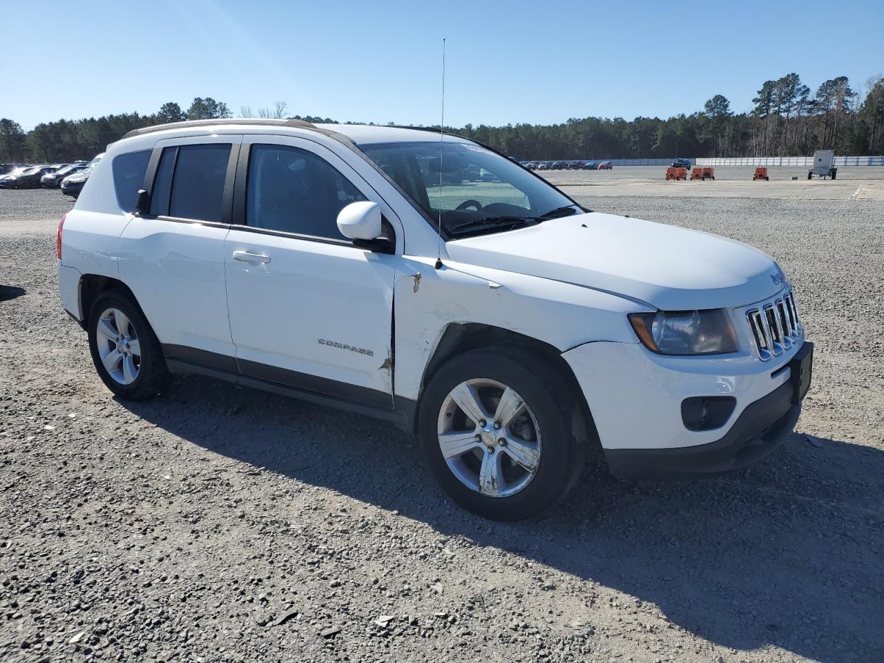 2016 Jeep Compass VIN 1C4NJCEB5GD599897 Copart auction photo, side damage thumbnail 4