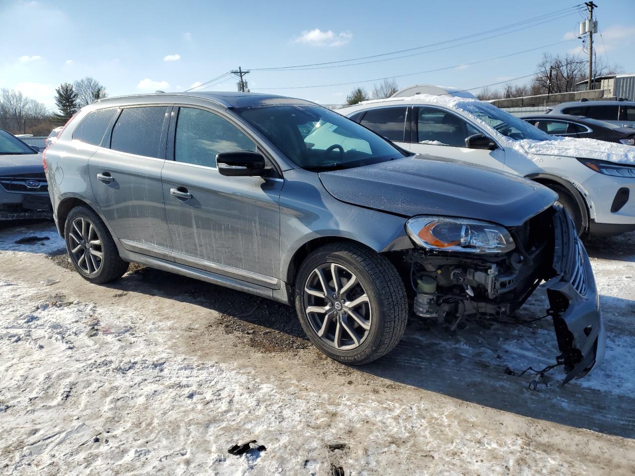 2017 Volvo XC60 VIN YV449MRR9H2122787 Copart auction photo, front end damage thumbnail 4