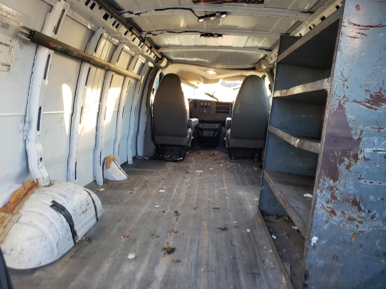 2015 Chevrolet Express VIN 1GCWGGCF1F1111898 Copart auction photo, top/roof damage thumbnail 10