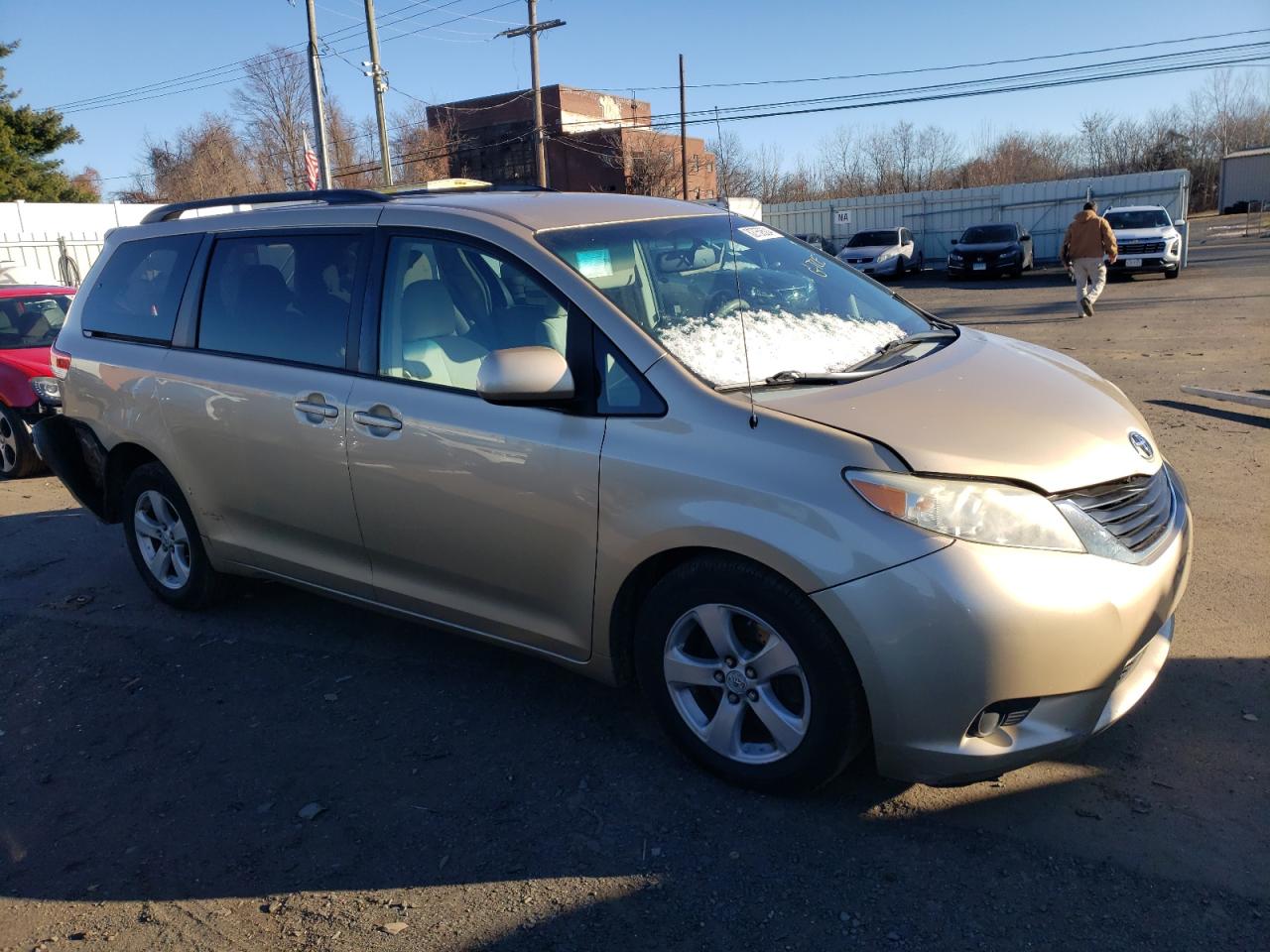 2011 Toyota Sienna VIN 5TDKK3DCXBS008325 Copart auction photo, rear end / minor dent/scratches damage thumbnail 4