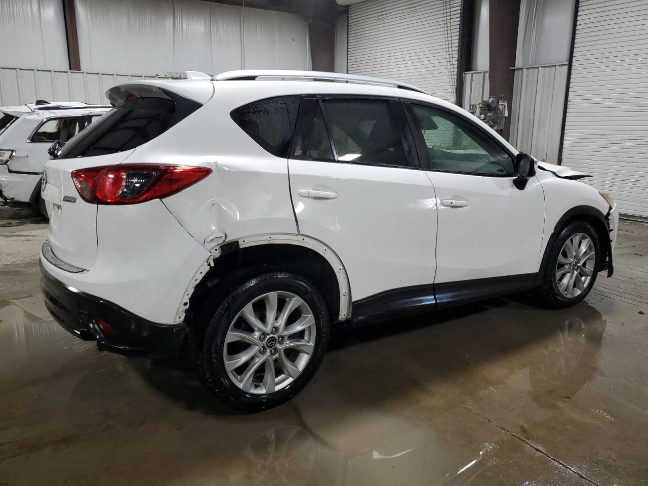 2015 Mazda CX-5 VIN JM3KE4DYXF0552381 Copart auction photo, front end / side damage thumbnail 3