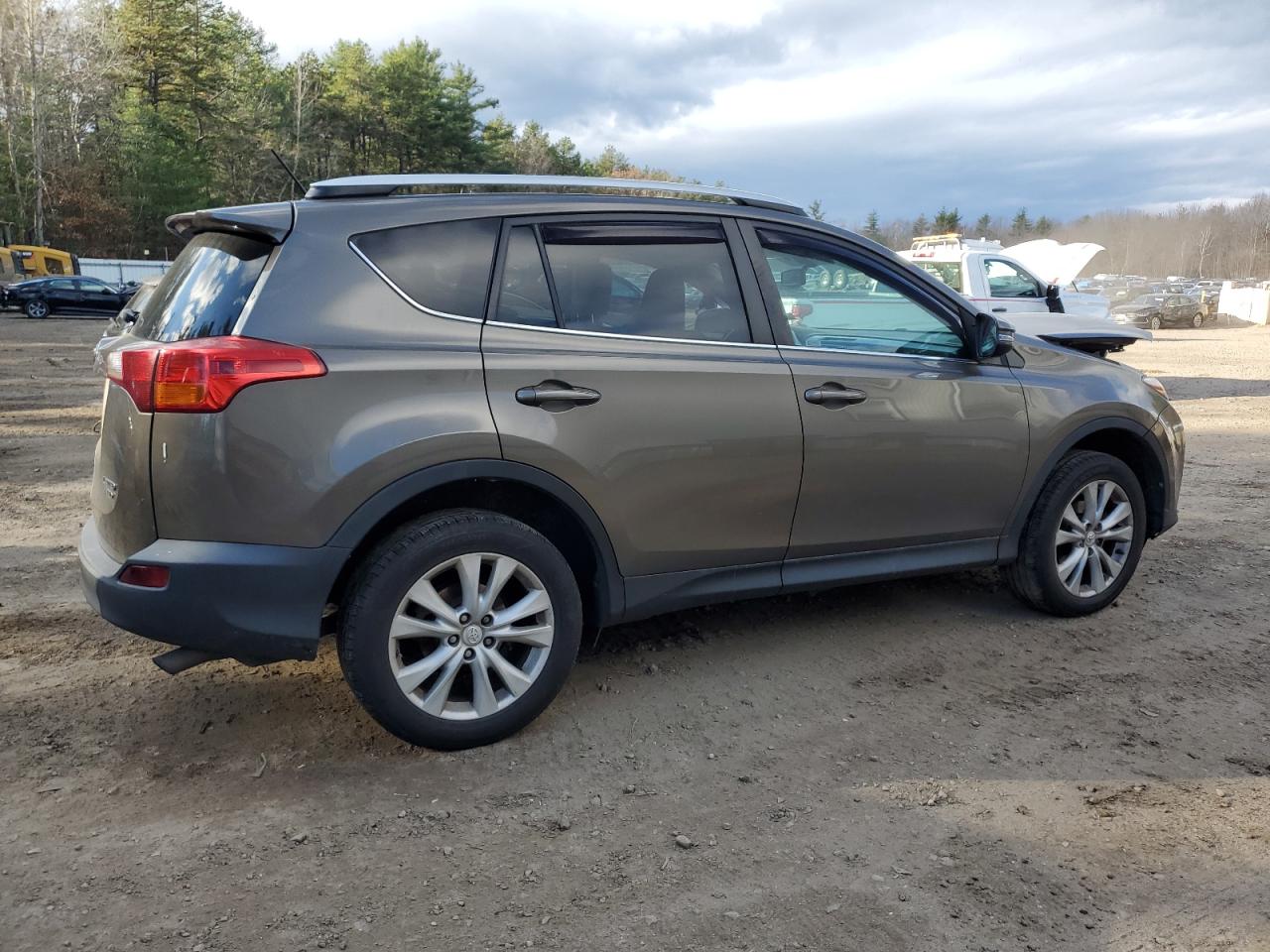 2014 Toyota RAV 4 VIN 2T3DFREV7EW161327 Copart auction photo, front end / minor dent/scratches damage thumbnail 3