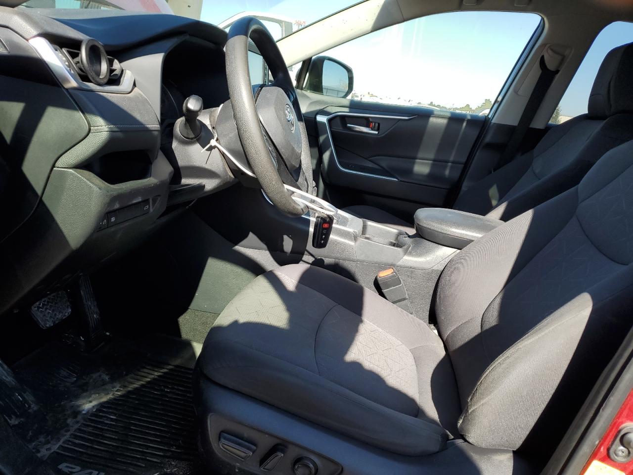 2019 Toyota RAV 4 VIN JTMW1RFV5KJ001320 Copart auction photo, front end damage thumbnail 7