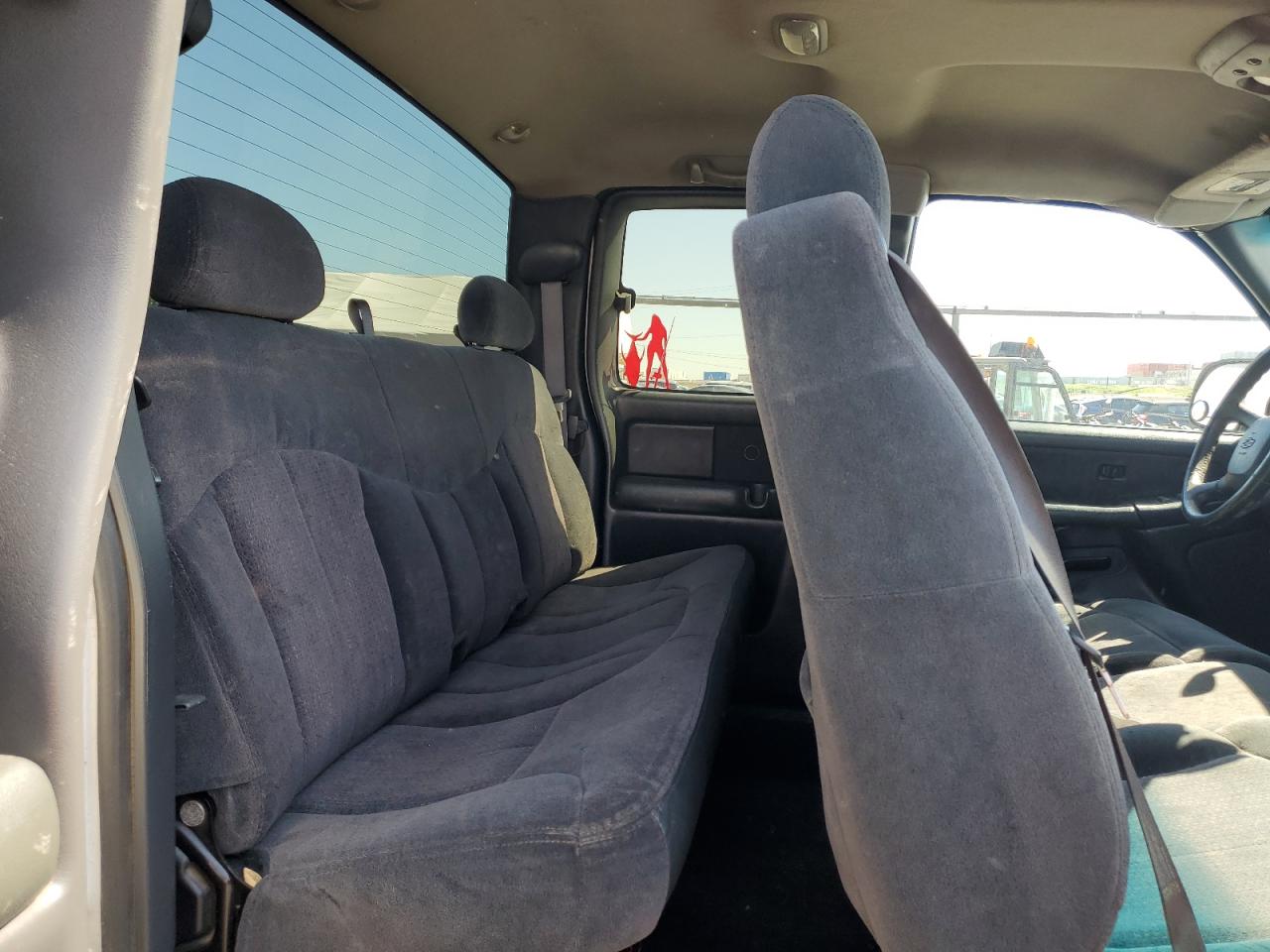 2001 Chevrolet Silverado VIN 2GCEC19TX11103884 Copart auction photo, minor dent/scratches damage thumbnail 10