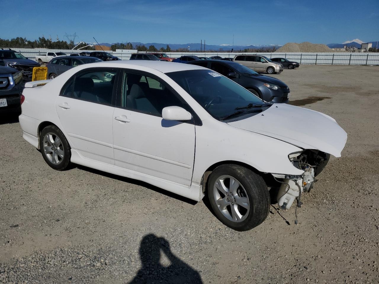 2005 Toyota Corolla VIN 2T1BY32E65C488251 Copart auction photo, front end / side damage thumbnail 4