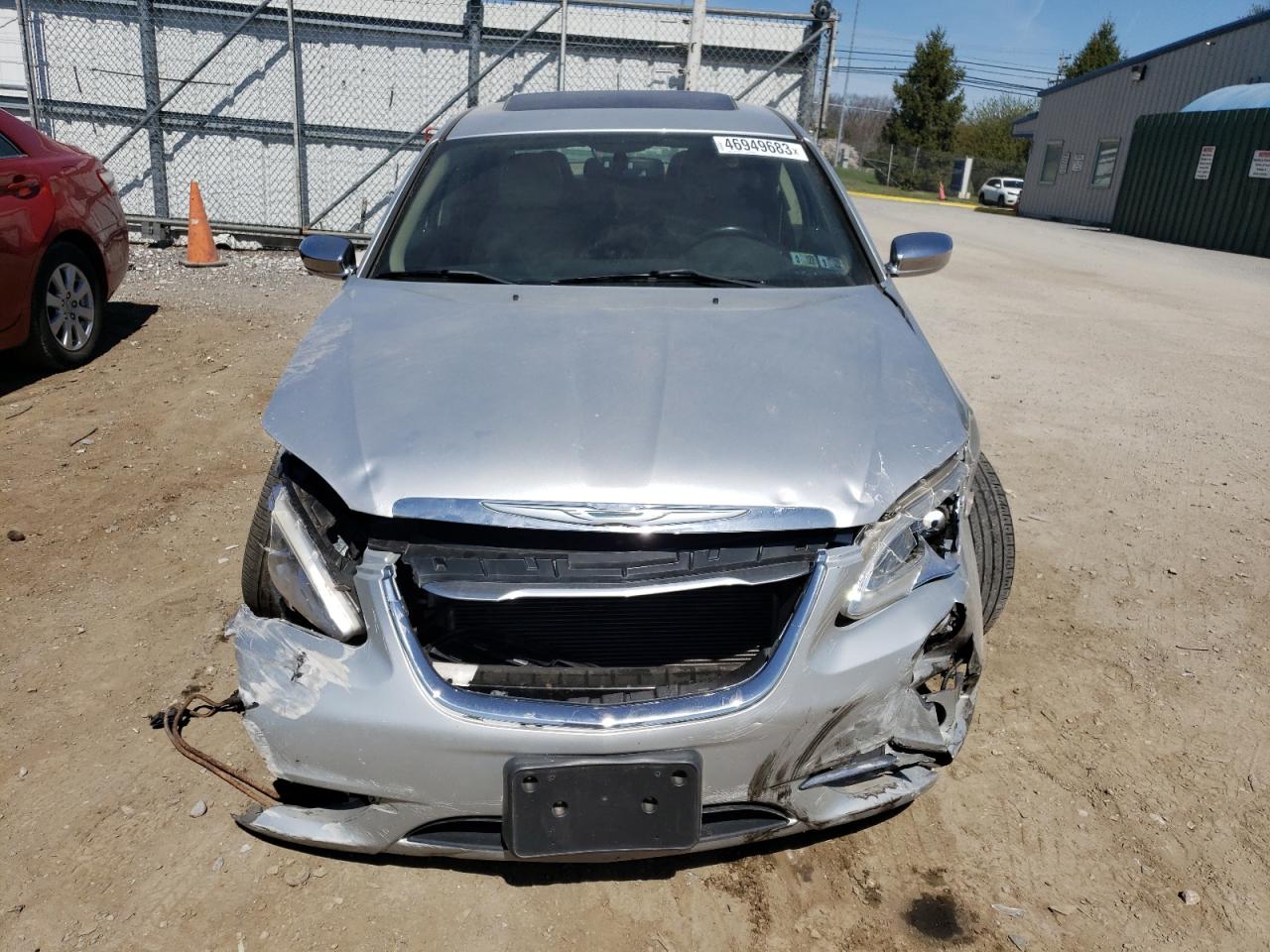 2011 Chrysler 200 VIN 1C3BC2FG7BN582298 Copart auction photo, front end / minor dent/scratches damage thumbnail 5
