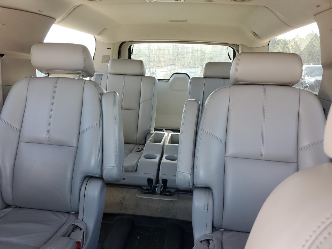 2007 Chevrolet Suburban VIN 1GNFC16097J313249 Copart auction photo, front end / side damage thumbnail 10