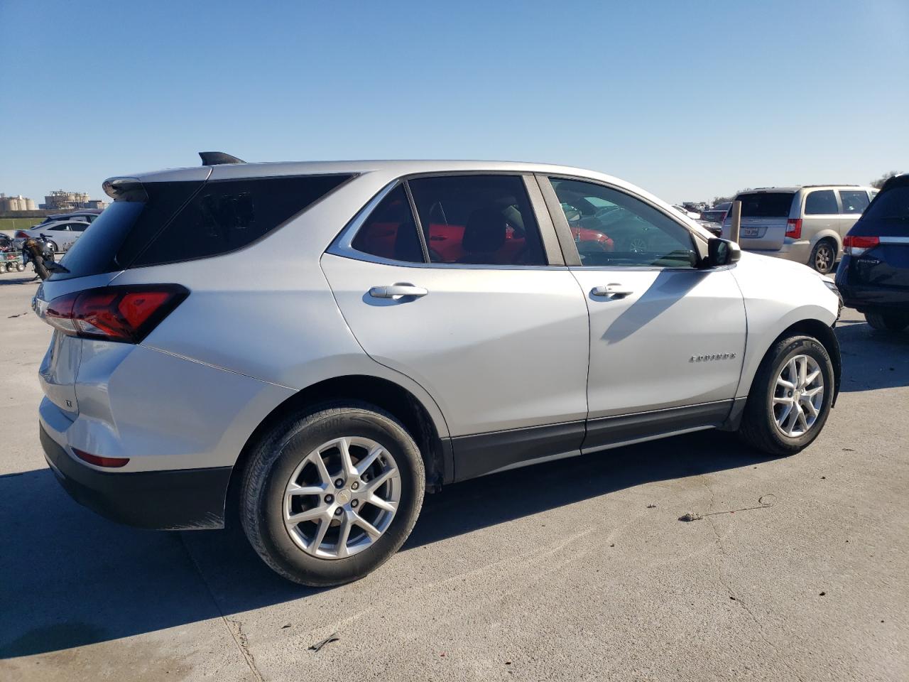 2022 Chevrolet Equinox VIN 3GNAXKEV0NL135528 Copart auction photo, all over damage thumbnail 3