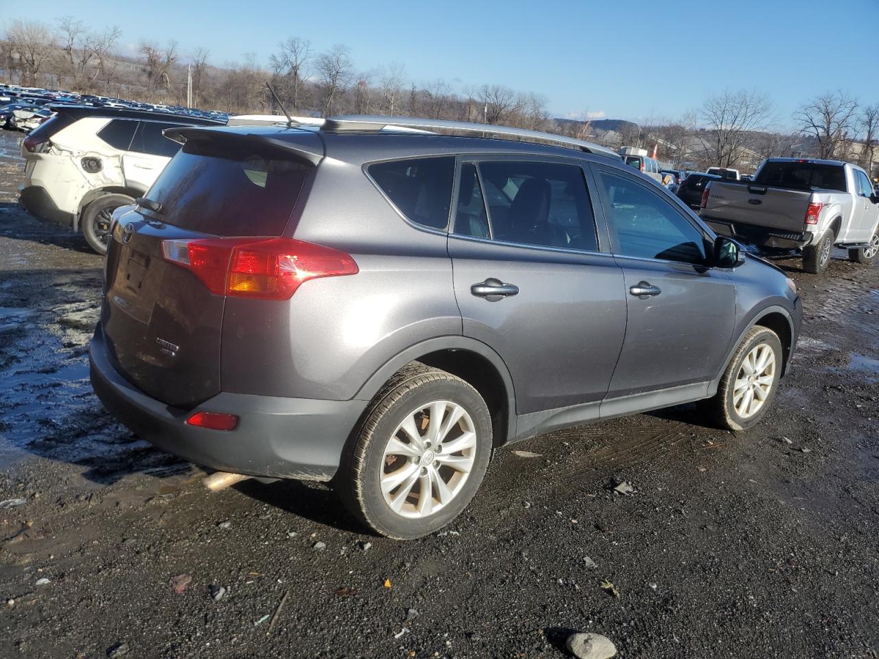 2013 Toyota RAV 4 VIN 2T3DFREV2DW011219 Copart auction photo, front end / minor dent/scratches damage thumbnail 3