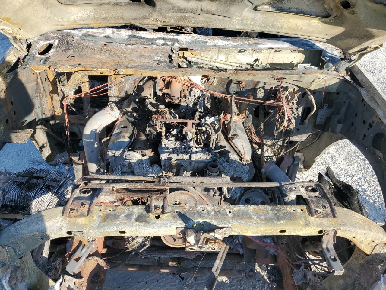 2003 Ford F250 VIN 1FTNX21F83EA39880 Copart auction photo, burn / burn - interior damage thumbnail 11