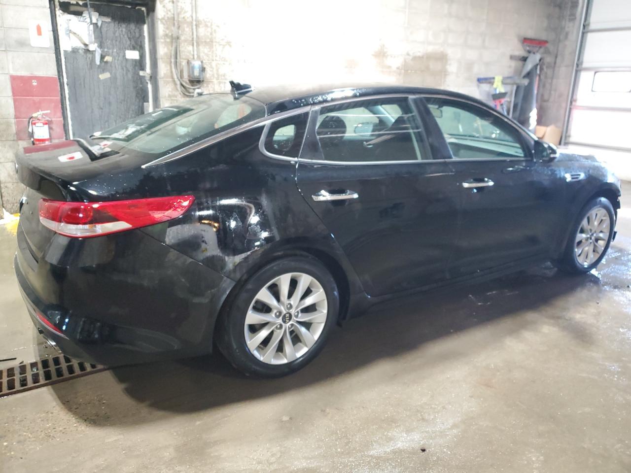 2018 KIA Optima VIN 5XXGT4L33JG256751 Copart auction photo, front end damage thumbnail 3