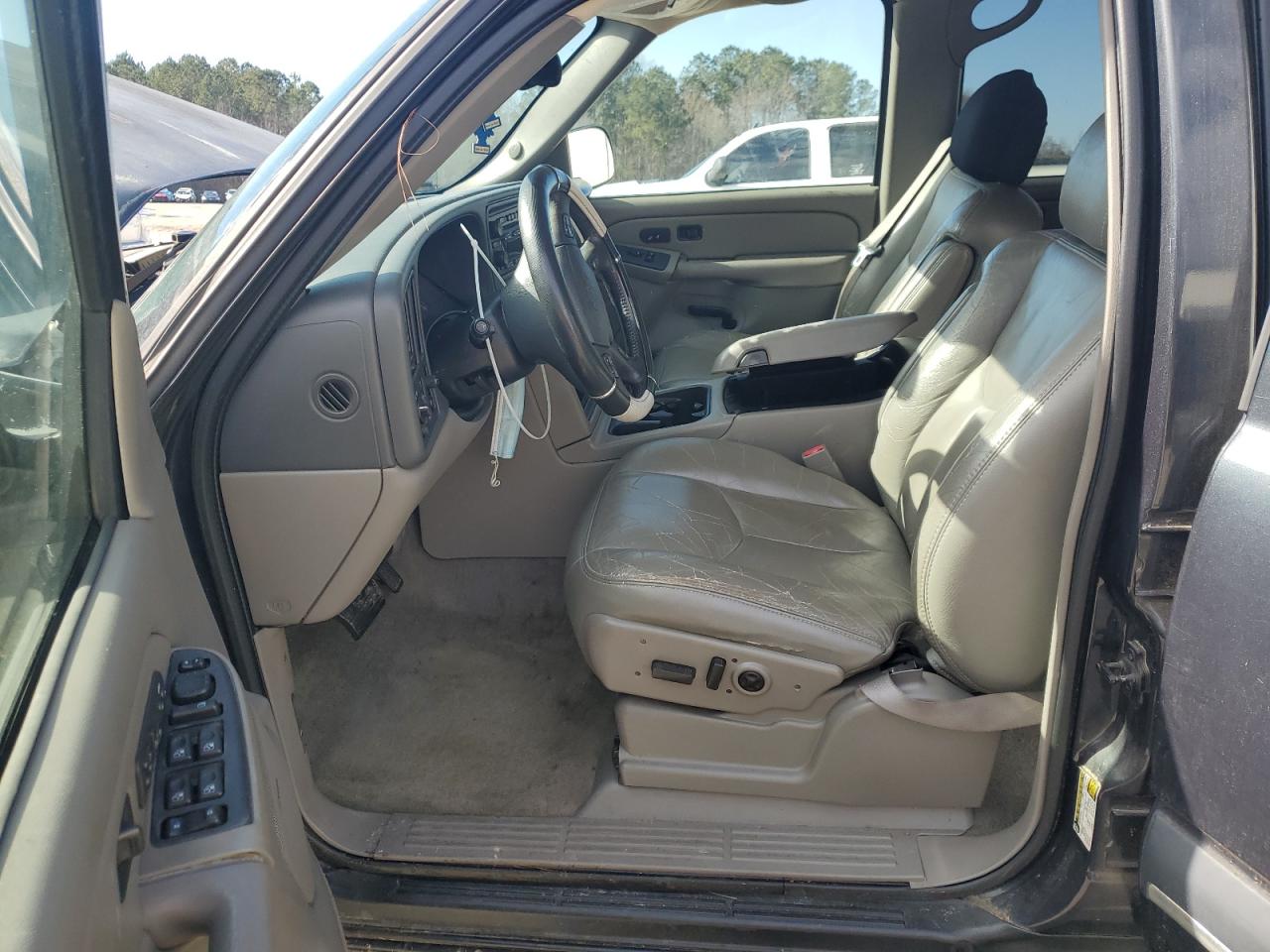 2004 Chevrolet Suburban VIN 1GNEC16Z34J155951 Copart auction photo, front end / undercarriage damage thumbnail 7