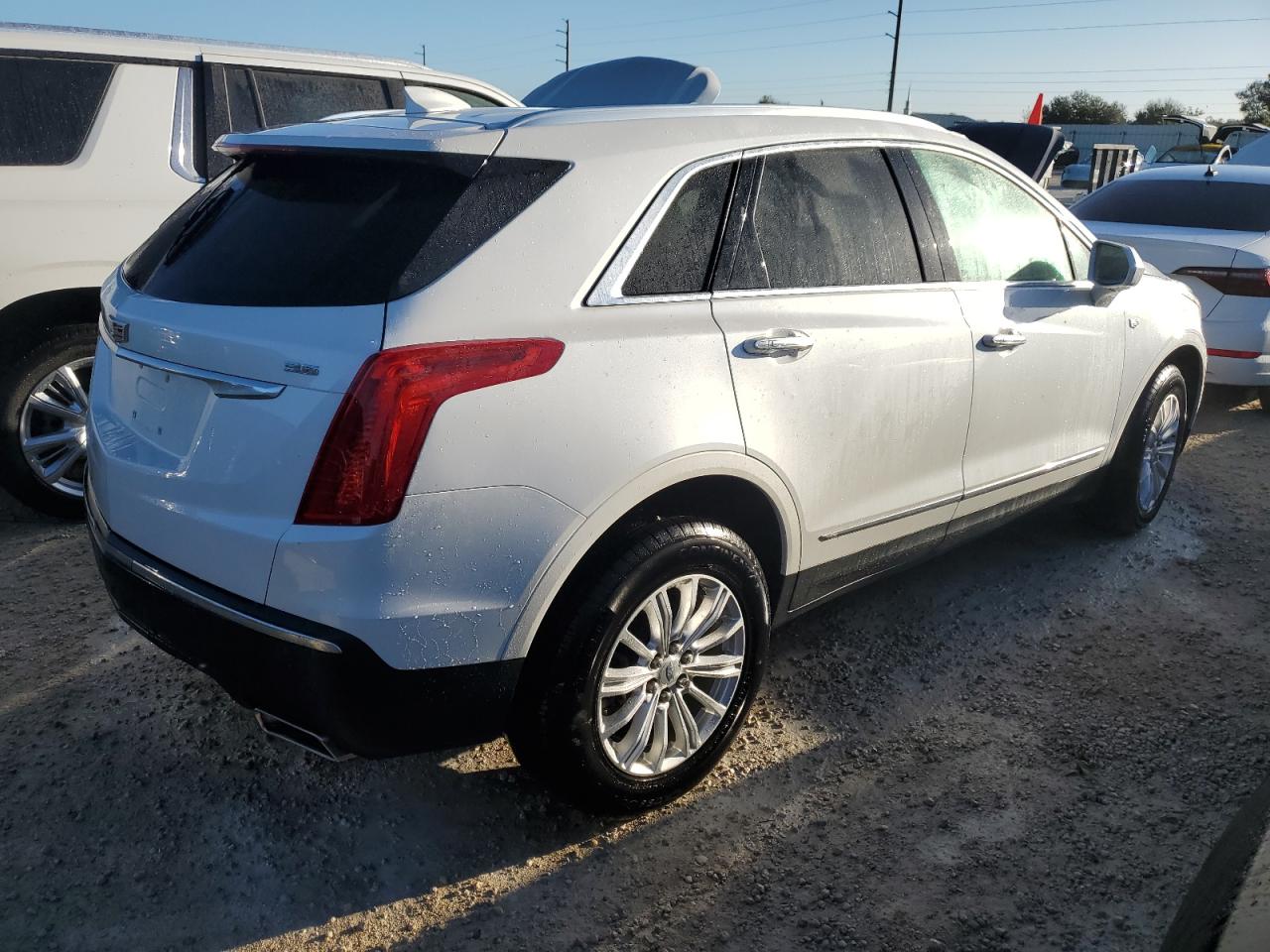 2018 Cadillac XT5 VIN 1GYKNARSXJZ128533 Copart auction photo, water/flood damage thumbnail 3