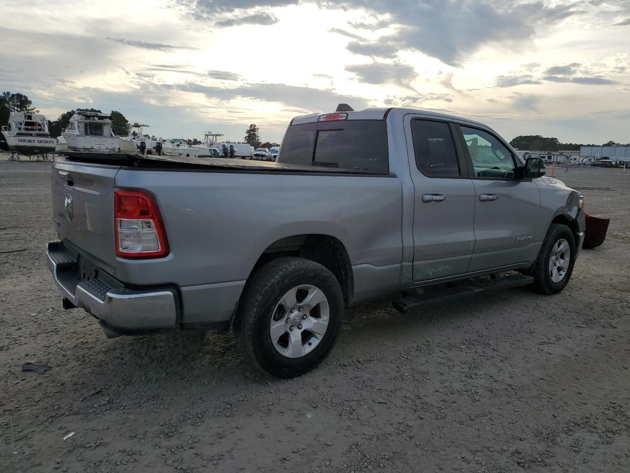 2020 RAM 1500 VIN 1C6RREBTXLN277674 Copart auction photo, front end / minor dent/scratches damage thumbnail 3