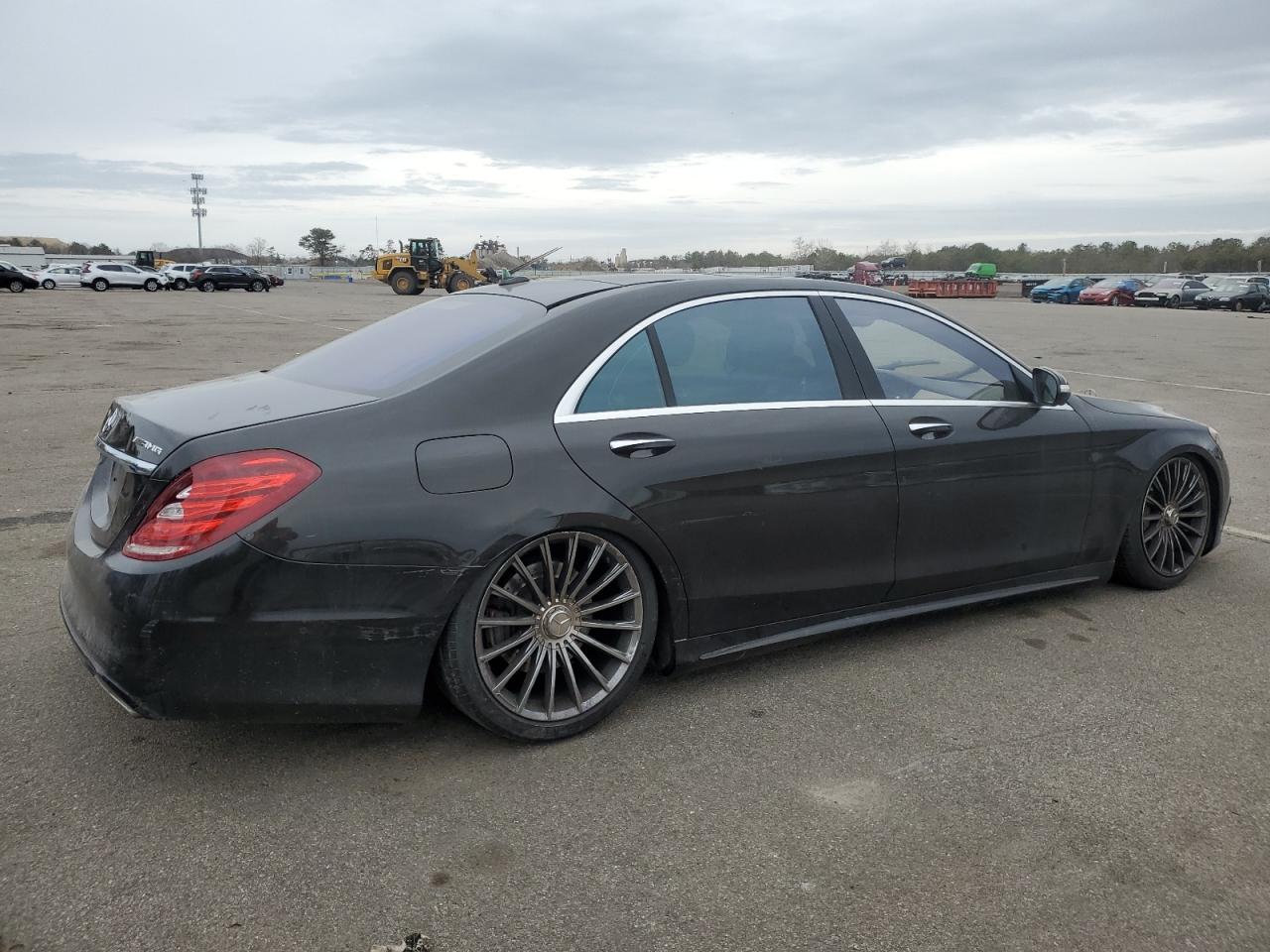2015 Mercedes-Benz S-klasse VIN WDDUG8CB7FA162886 Copart auction photo, all over damage thumbnail 3