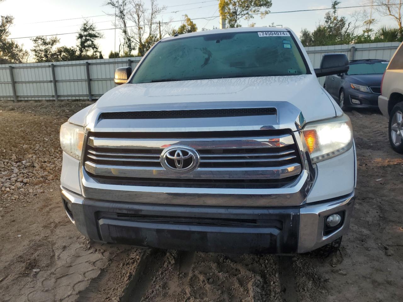 2017 Toyota Tundra VIN 5TFEM5F16HX115812 Copart auction photo, water/flood damage thumbnail 5