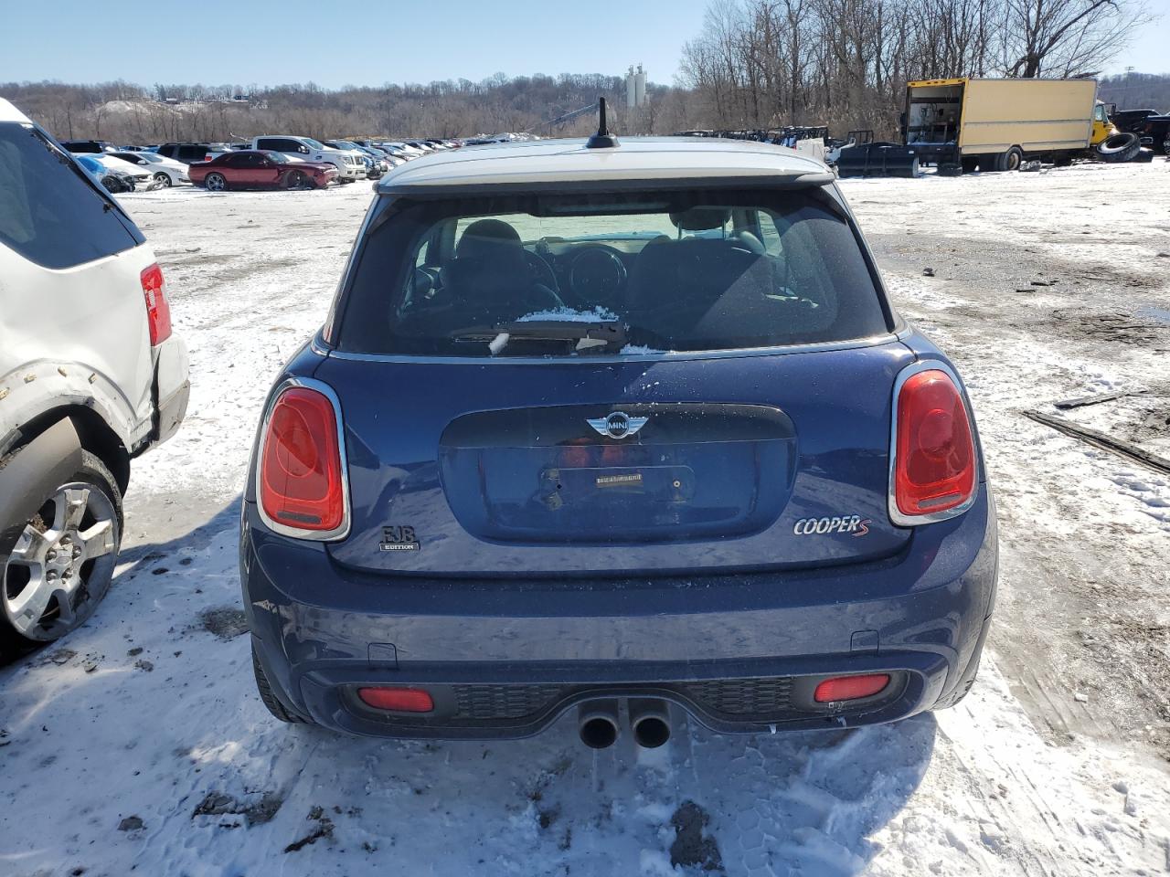 2015 MINI Cooper VIN WMWXP7C58F2A42231 Copart auction photo, front end / minor dent/scratches damage thumbnail 6