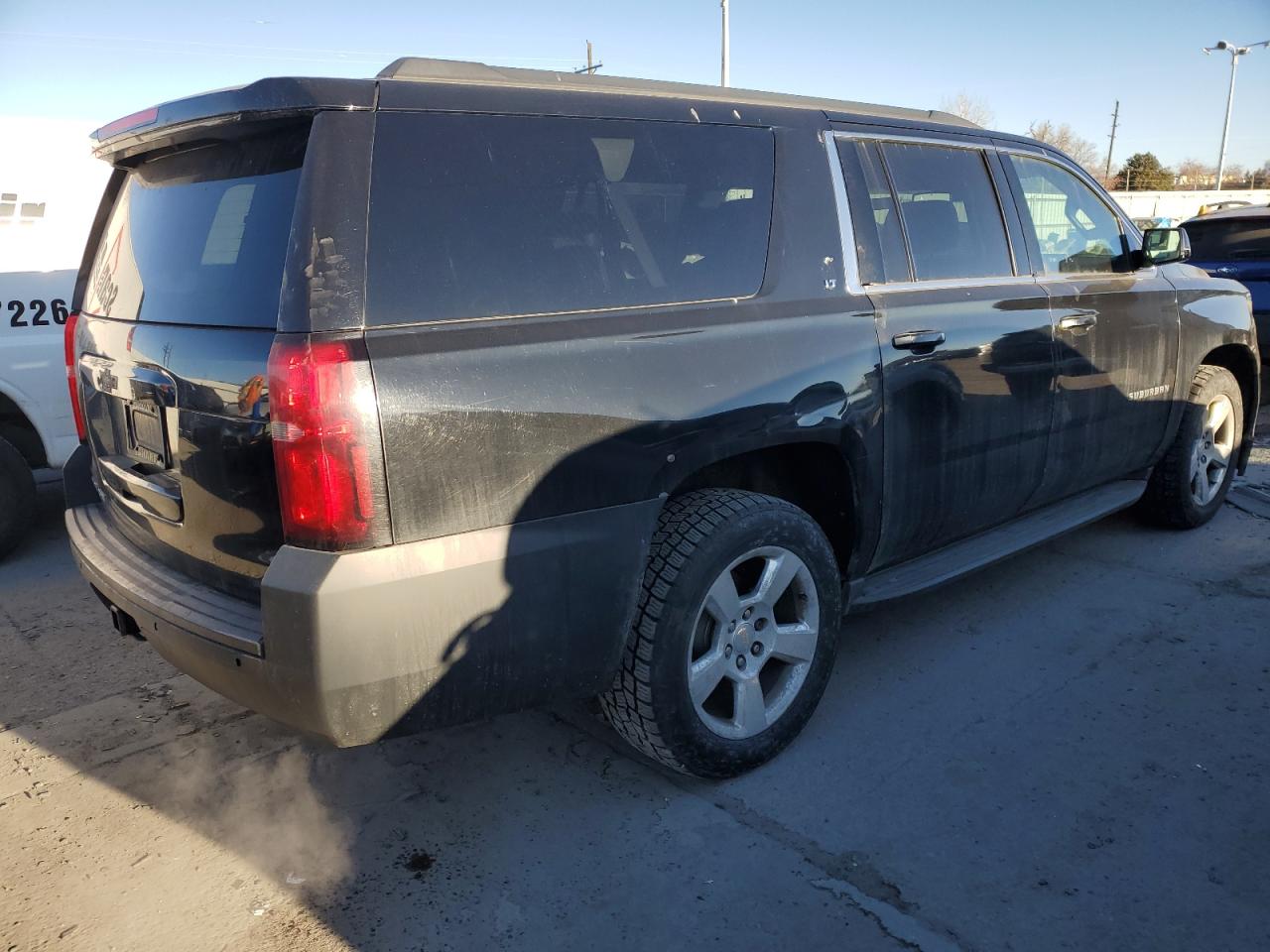 2016 Chevrolet Suburban VIN 1GNSKHKC2GR126494 Copart auction photo, mechanical / minor dent/scratches damage thumbnail 3