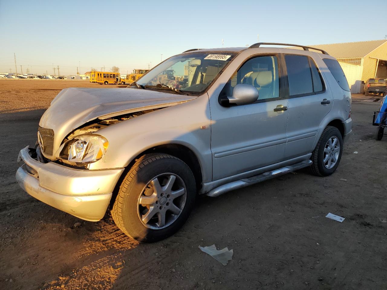 2000 Mercedes-Benz M-klasse VIN 4JGAB72E1YA199934