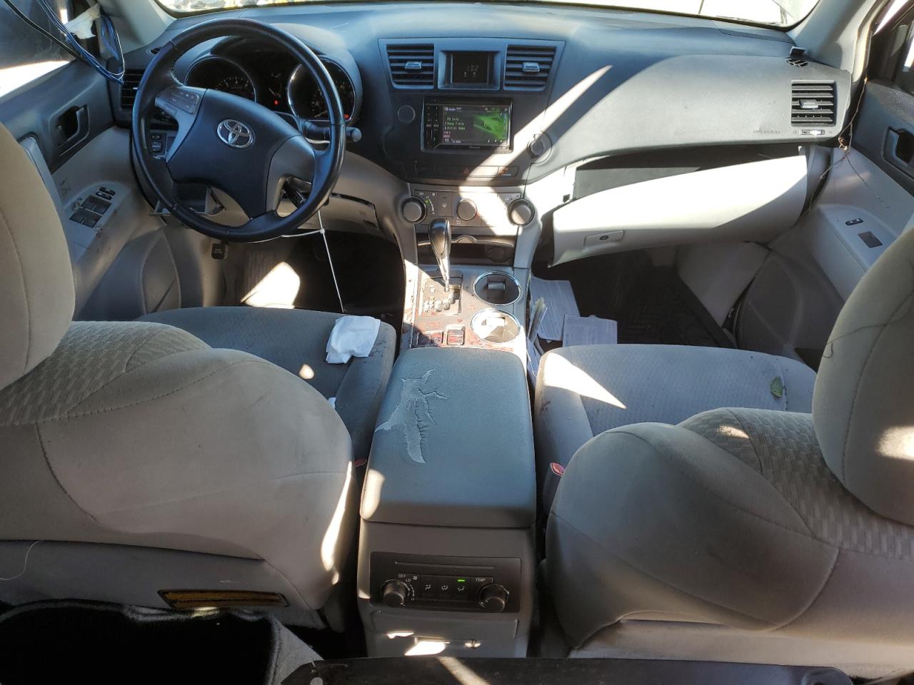 2010 Toyota Highlander VIN 5TDZK3EH4AS004536 Copart auction photo, all over / front end damage thumbnail 8