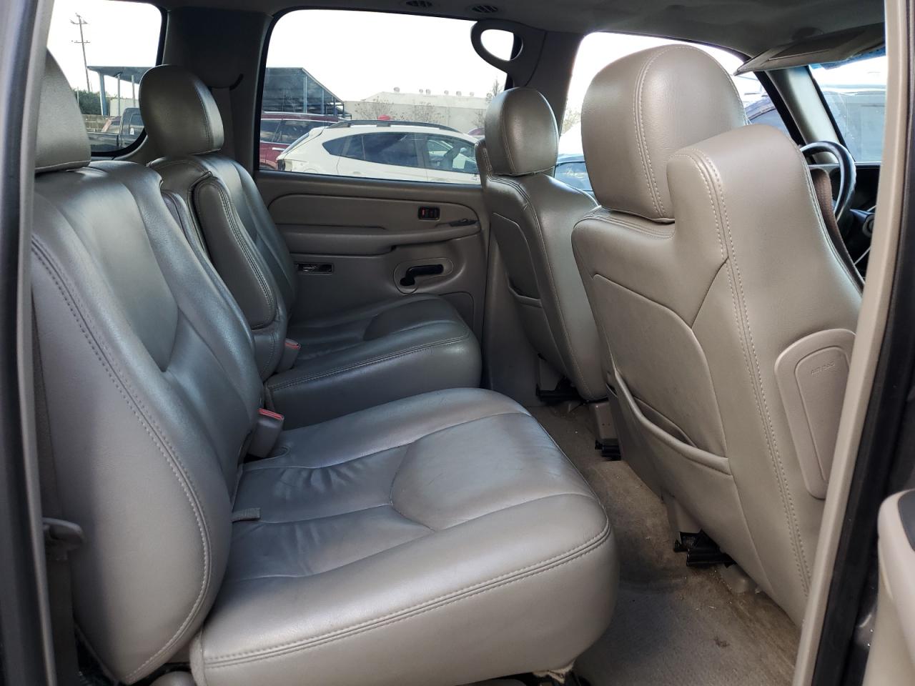 2005 Chevrolet Suburban VIN 3GNFK16Z85G196392 Copart auction photo, front end damage thumbnail 11