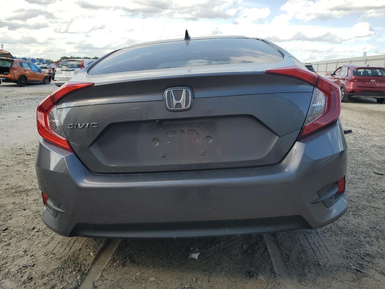 2017 Honda Civic VIN 19XFC2F72HE029617 Copart auction photo, front end / side damage thumbnail 6
