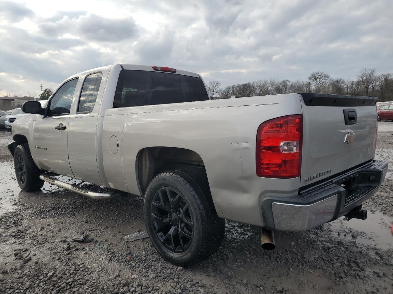 2008 Chevrolet Silverado VIN 2GCEC19J681215963 Copart auction photo, front end damage thumbnail 2