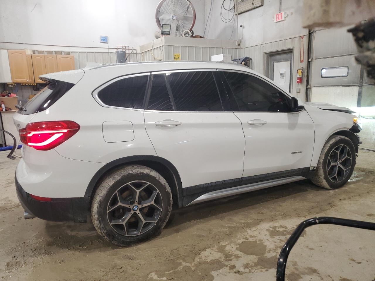 2018 BMW X1 VIN WBXHU7C36J5H44086 Copart auction photo, front end damage thumbnail 3