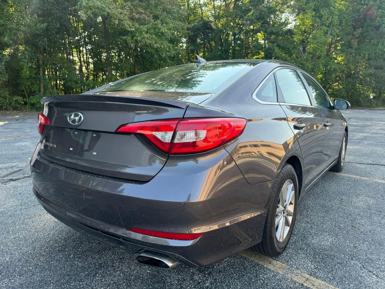 2017 Hyundai Sonata VIN 5NPE24AF8HH537790 Copart auction photo, normal wear / minor dent/scratches damage thumbnail 4