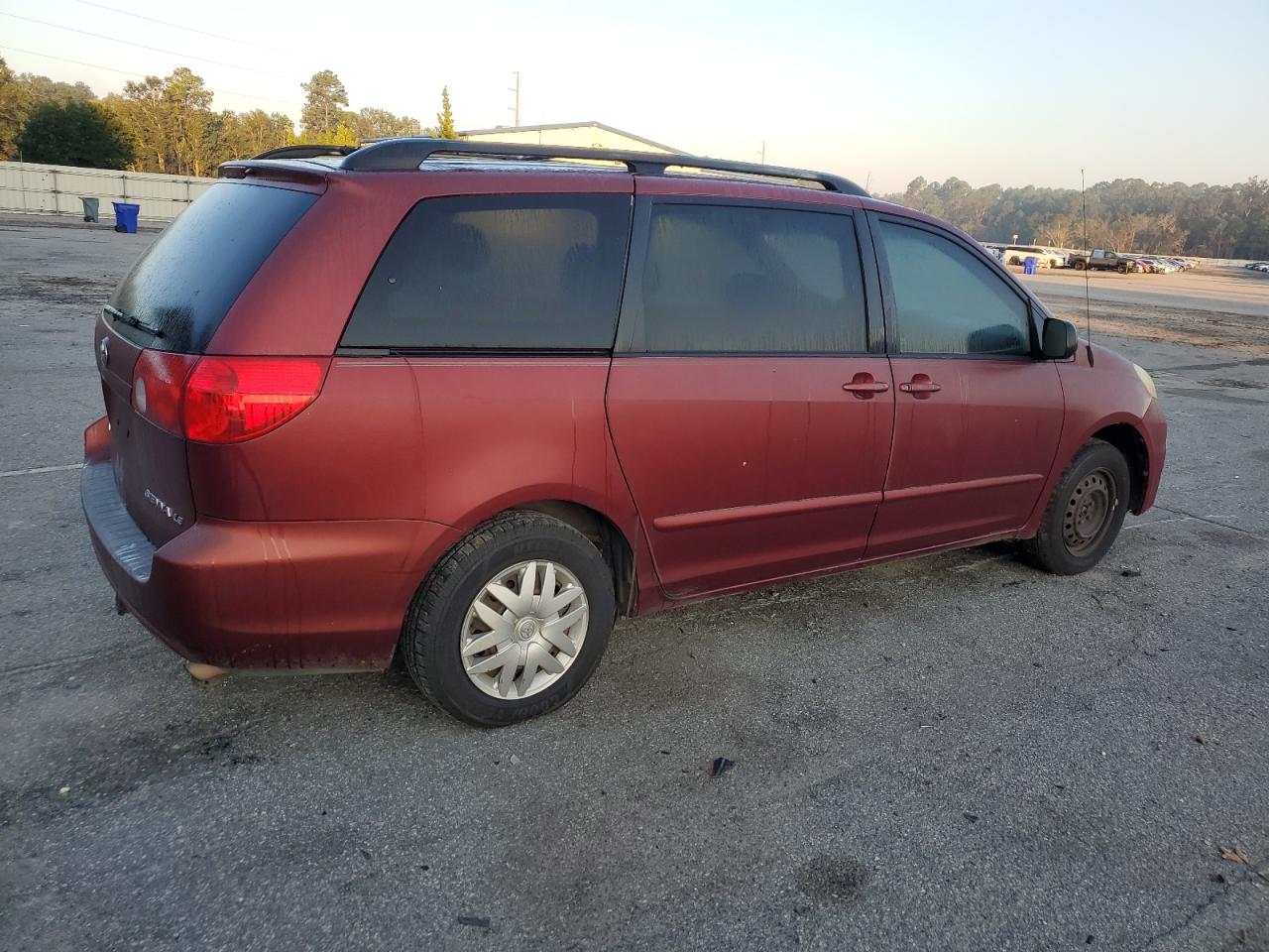 2006 Toyota Sienna VIN 5TDZA23C06S395017 Copart auction photo, front end / side damage thumbnail 3