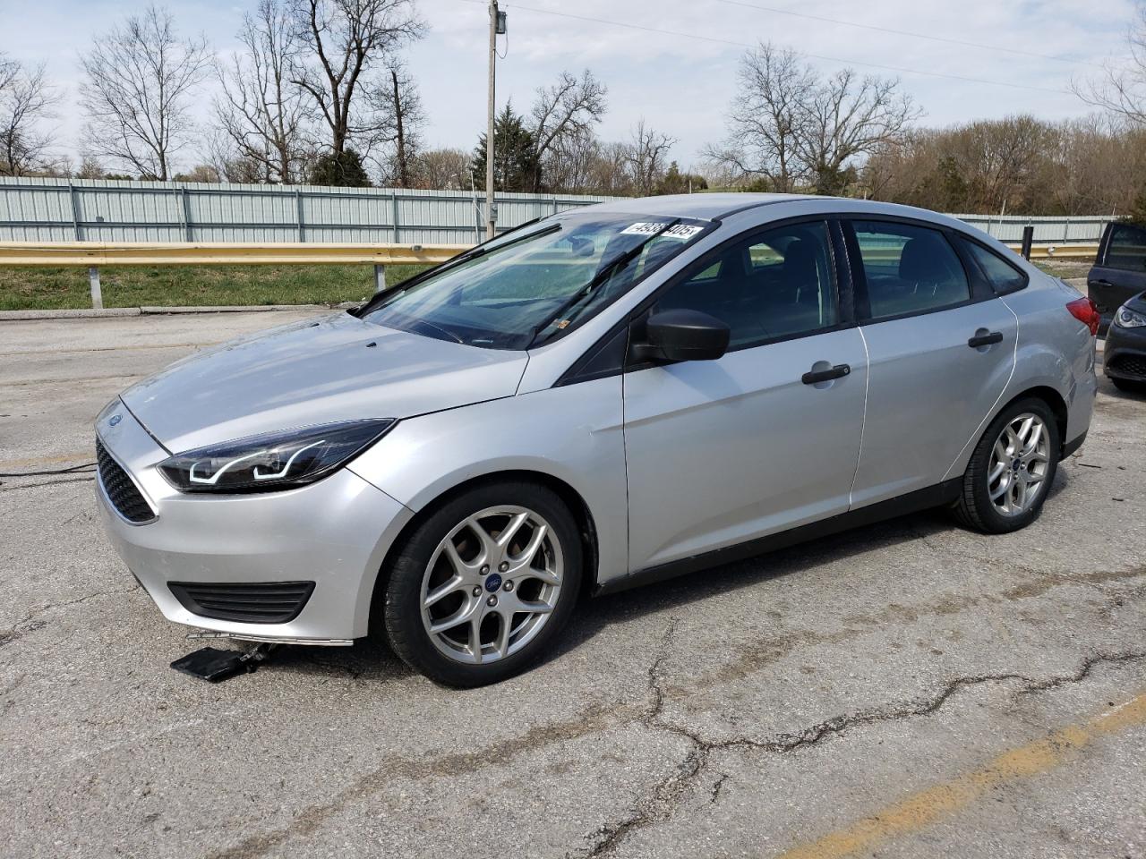2015 Ford Focus VIN 1FADP3E24FL261413 - Copart auction photo