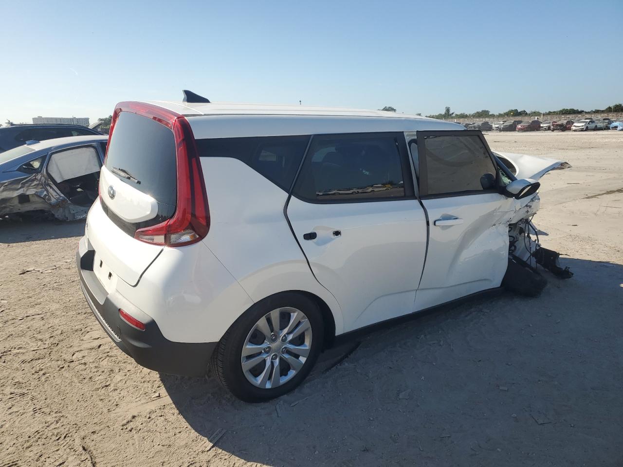 2021 KIA Soul VIN KNDJ23AU6M7139208 Copart auction photo, all over damage thumbnail 3