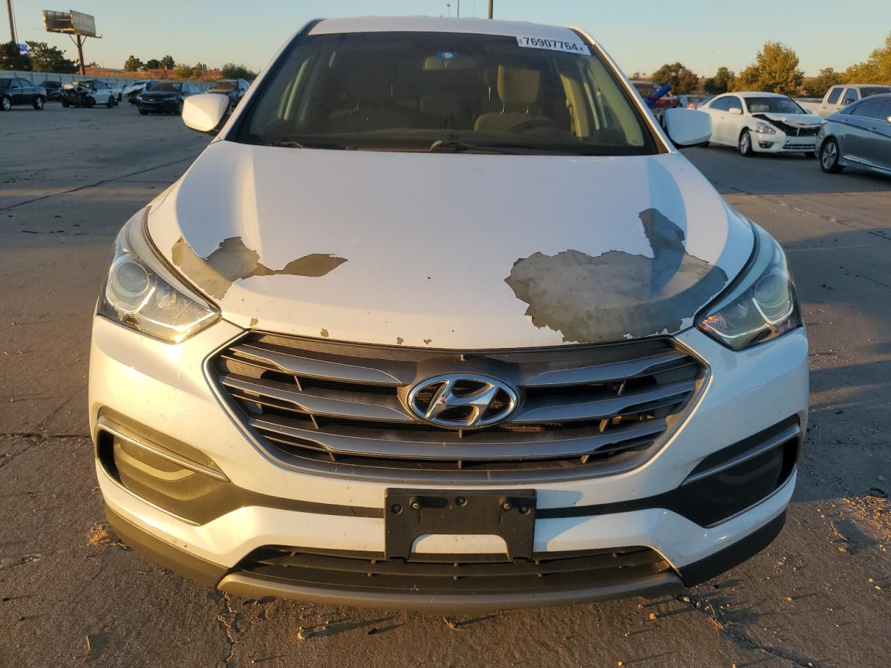 2018 Hyundai Santa Fe VIN 5NMZT3LB1JH061629 Copart auction photo, unknown / minor dent/scratches damage thumbnail 5