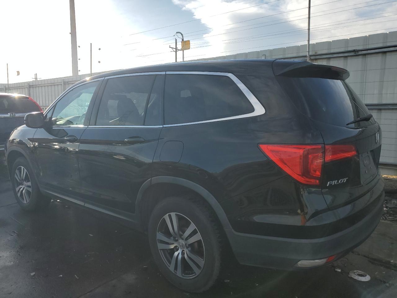 2016 Honda Pilot VIN 5FNYF6H55GB105178 Copart auction photo, front end / hail damage thumbnail 2