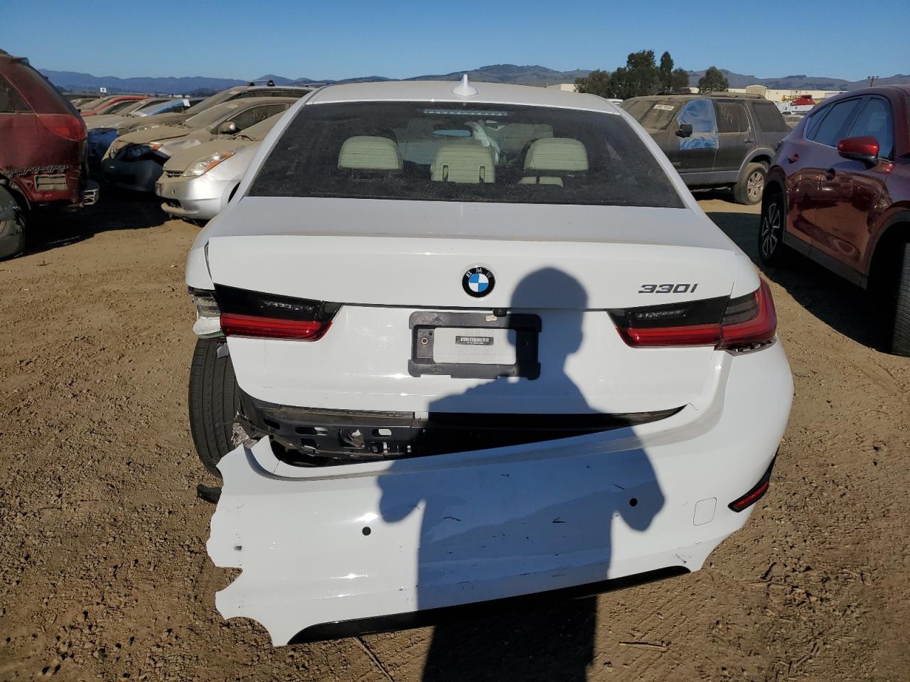 2019 BMW 3er VIN WBA5R1C56KAK12629 Copart auction photo, rear end damage thumbnail 6