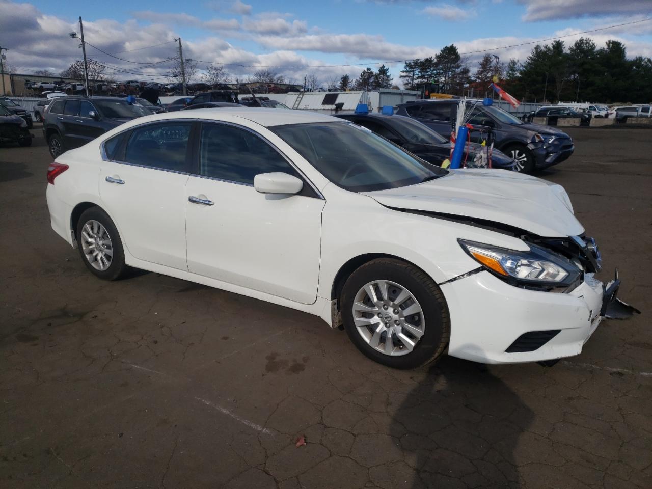 2017 Nissan Altima VIN 1N4AL3AP5HC281818 Copart auction photo, front end damage thumbnail 4