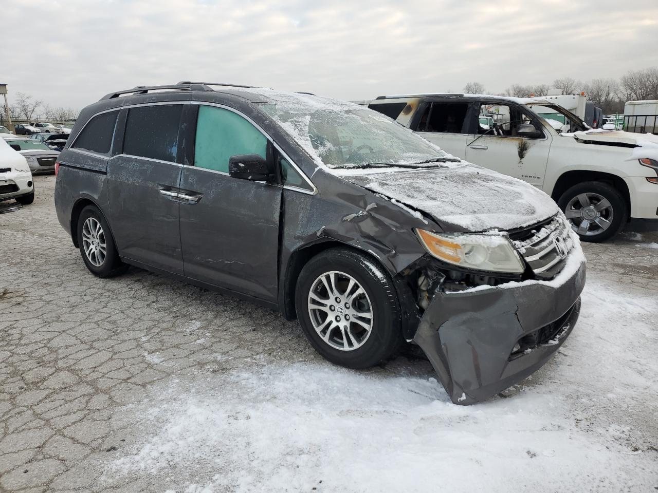 2013 Honda Odyssey VIN 5FNRL5H68DB041942 Copart auction photo, front end / side damage thumbnail 4