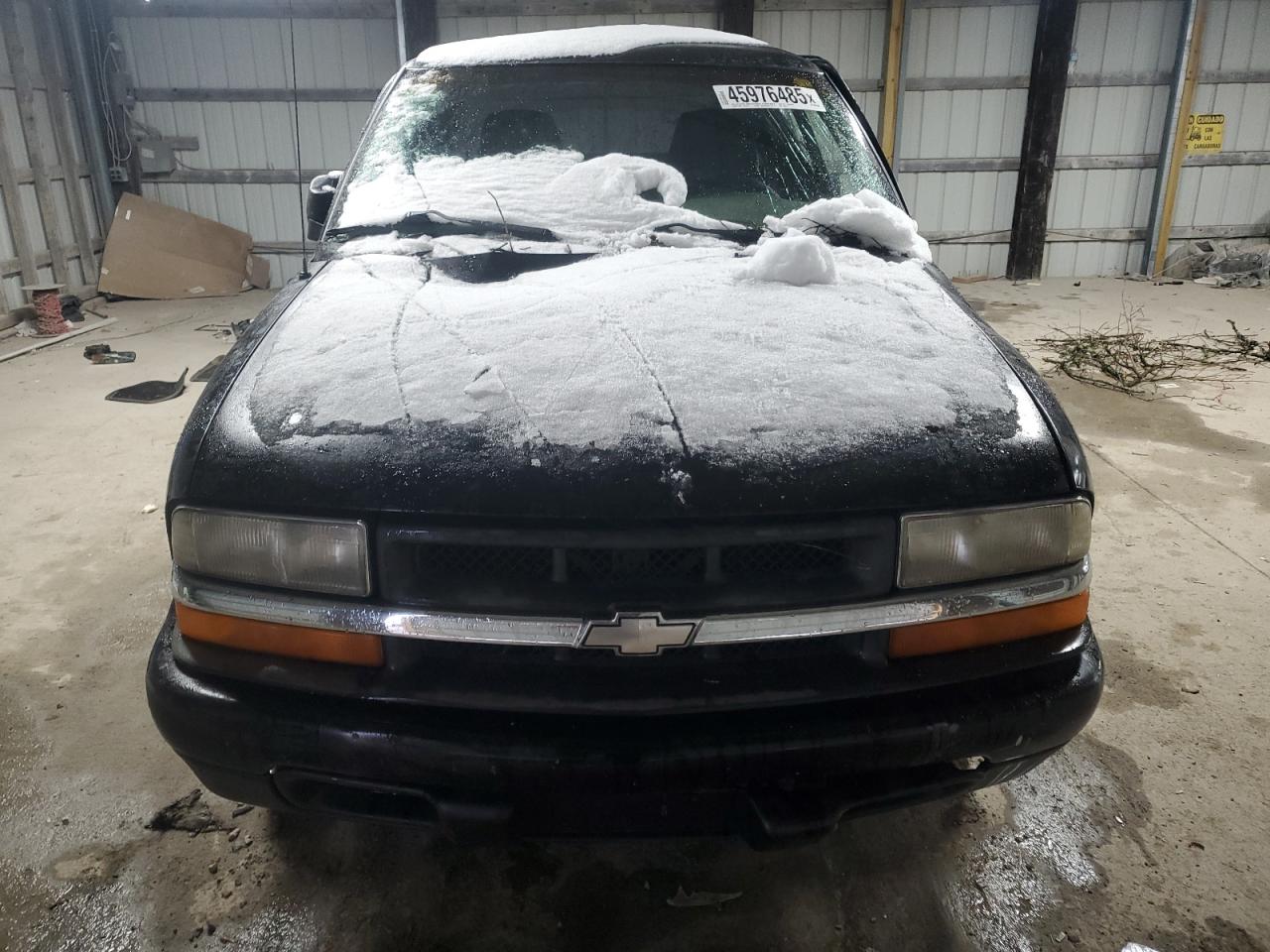 1998 Chevrolet S-10 Pickup VIN 1GCCS1947WK260721 Copart auction photo, side damage thumbnail 5