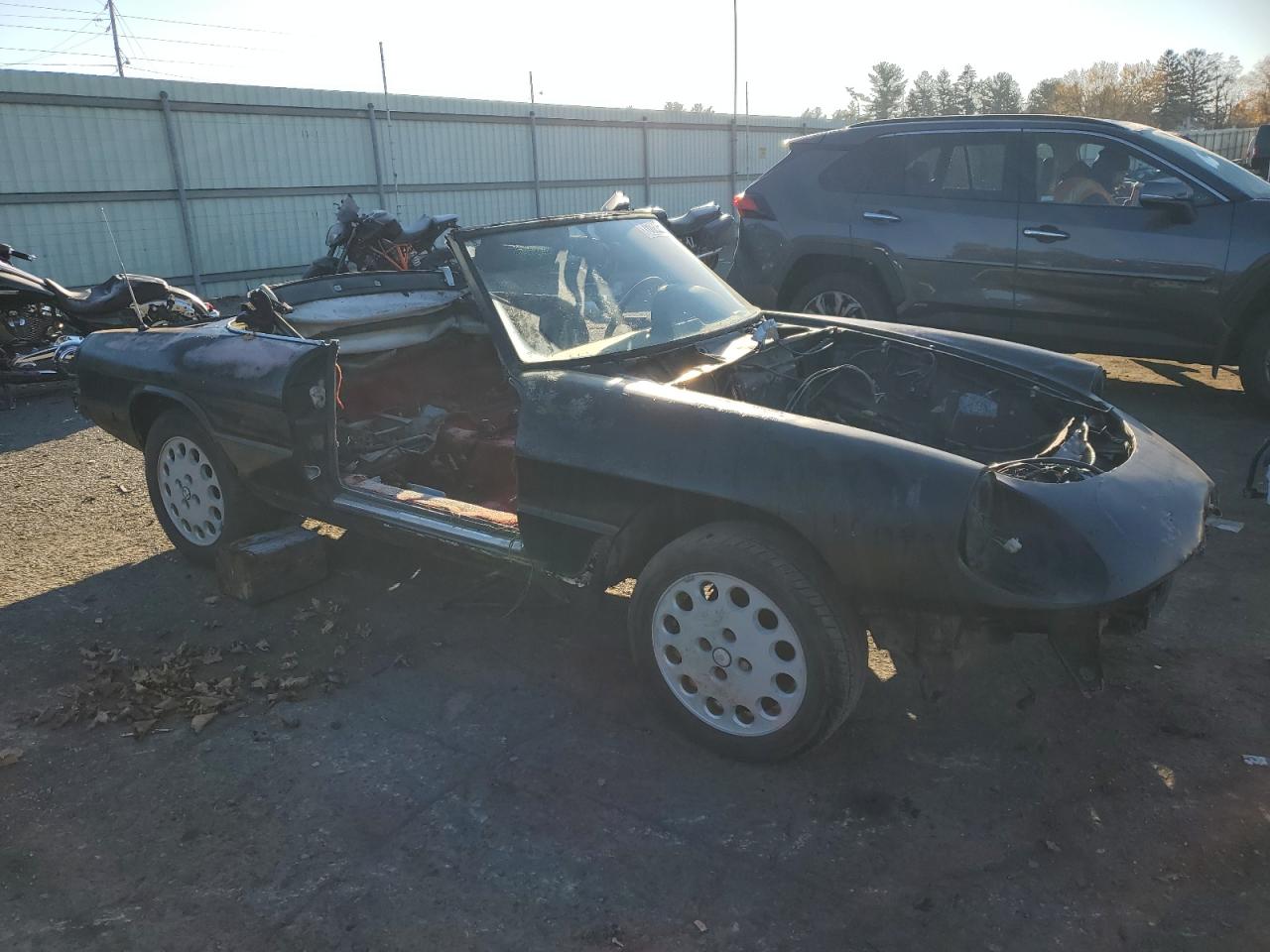 1988 Alfa Romeo Spider VIN ZARBC5707J1059230 Copart auction photo, all over damage thumbnail 4