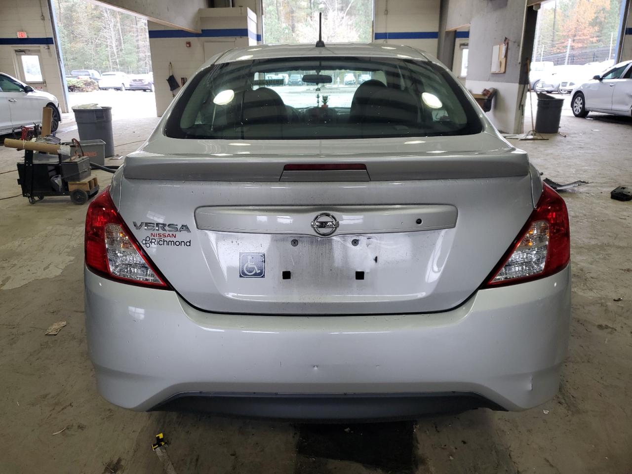 2016 Nissan Versa VIN 3N1CN7AP0GL915417 Copart auction photo, side / front end damage thumbnail 6