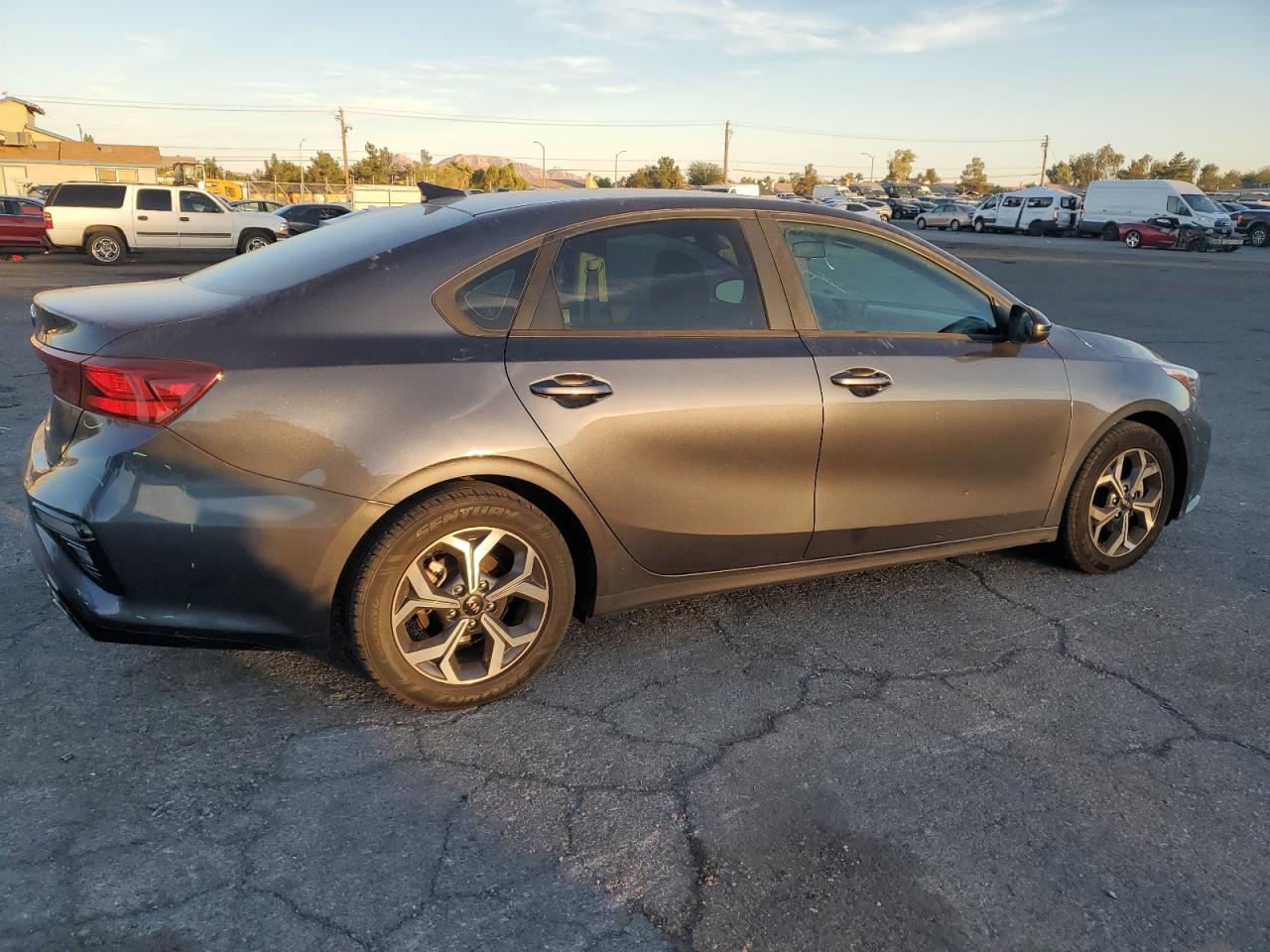 2019 KIA Forte VIN 3KPF24AD0KE063123 Copart auction photo, vandalism damage thumbnail 3